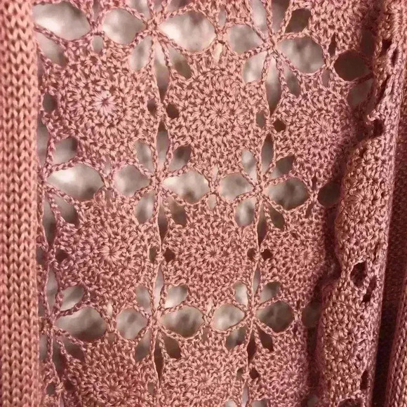 Liz Claiborne Ladies Knit Pink Sweater very soft size Small - Picture 3 of 4